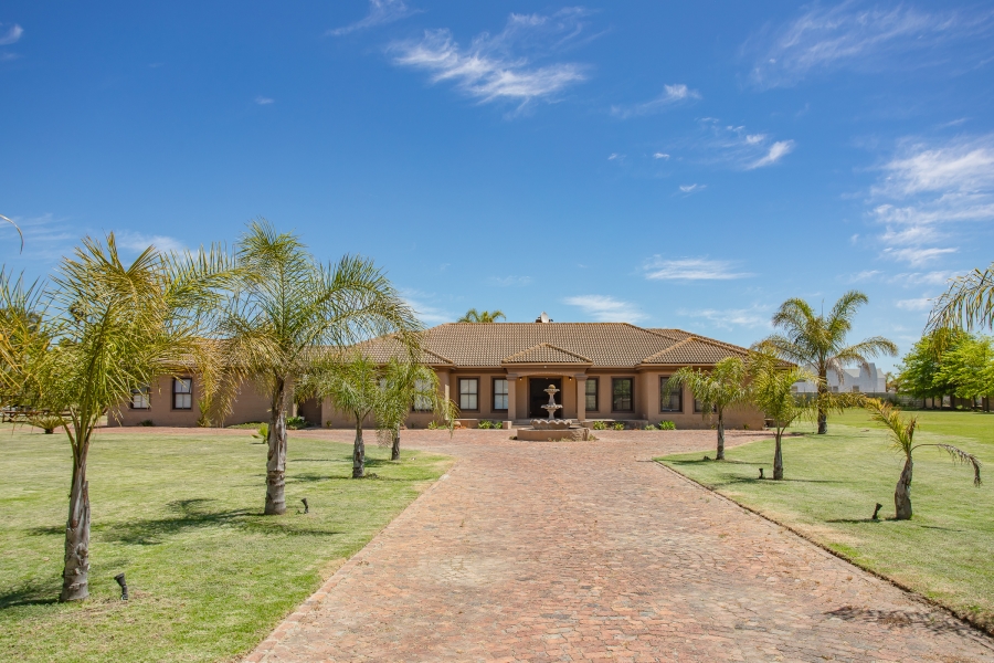 6 Bedroom Property for Sale in Wellington West Western Cape